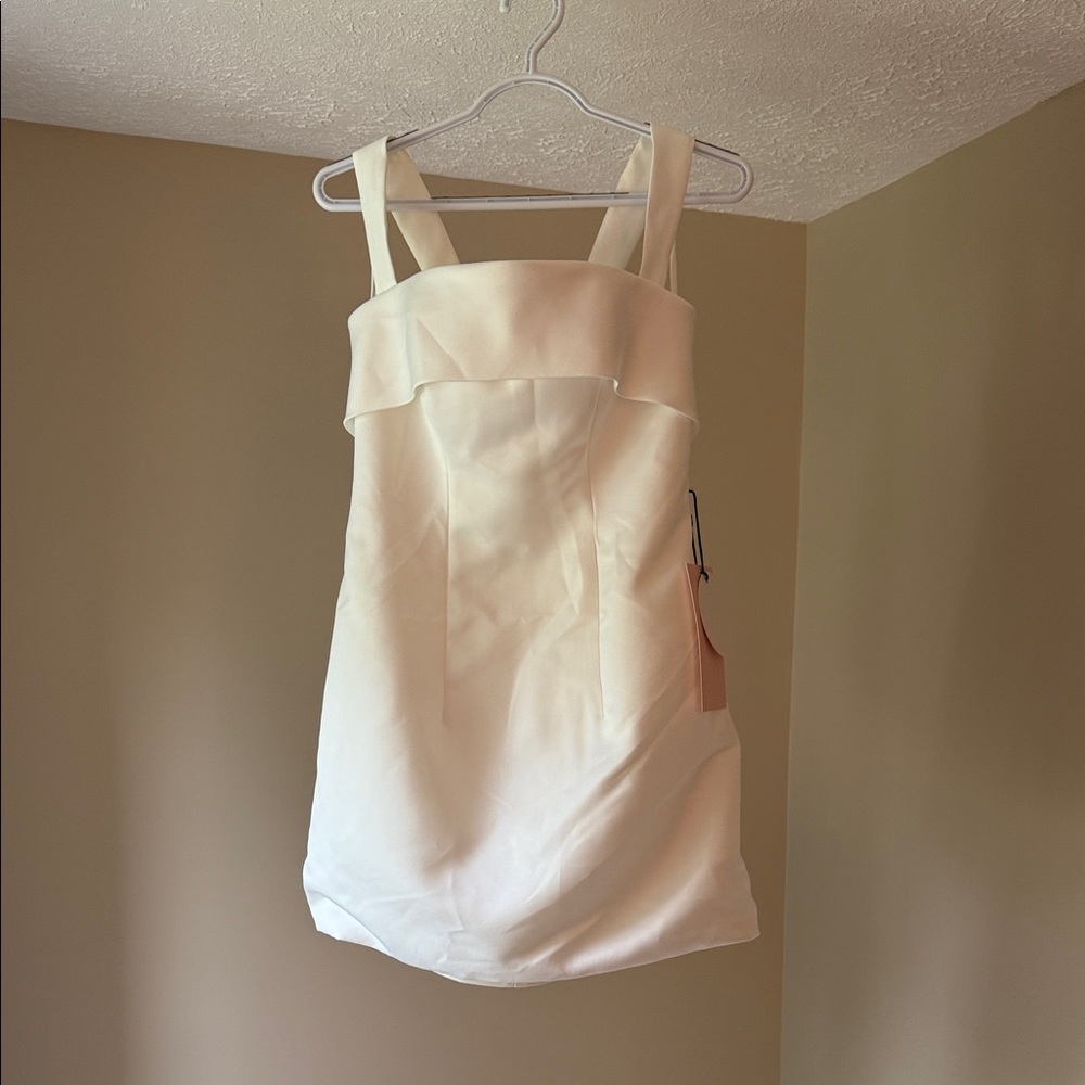 Elegant Cream Sleeveless Dress